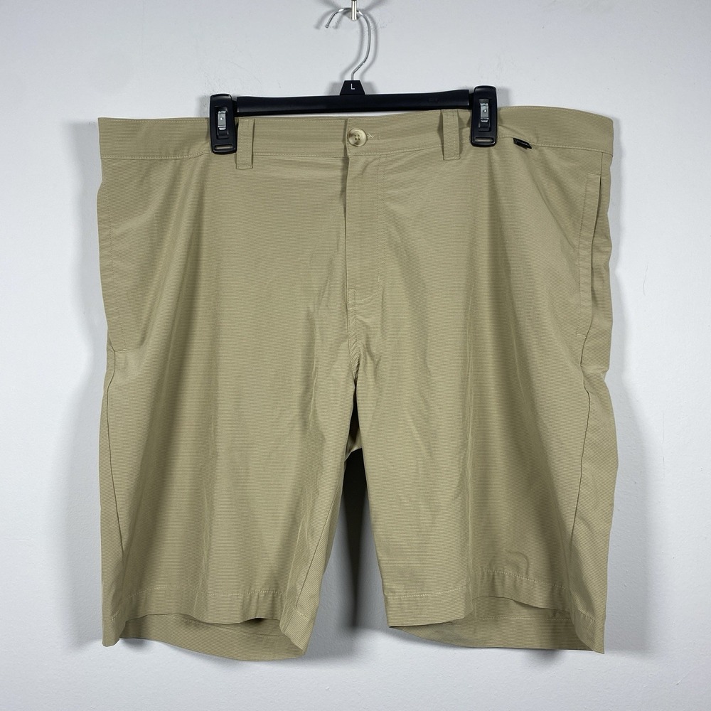 TravisMathew Shorts Men's 40 Khaki Micro Stripe Performance Stretch Golf Tech